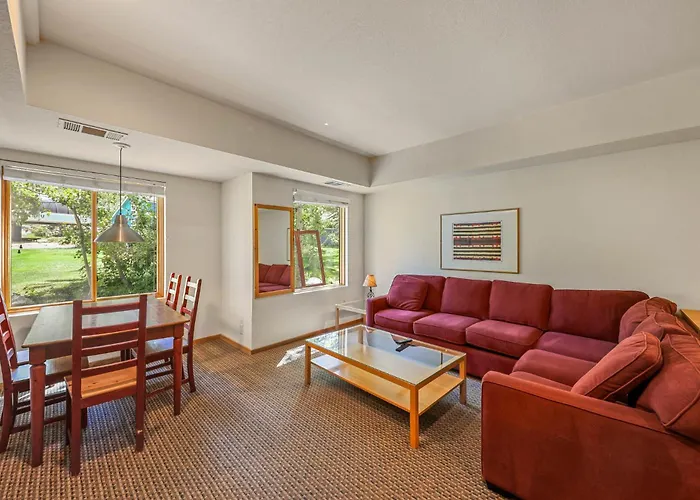 Palisades Tahoe Lodge Rentals Studio #104