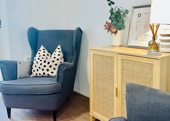A City Oasis 101 - Full Apartment With Balcony