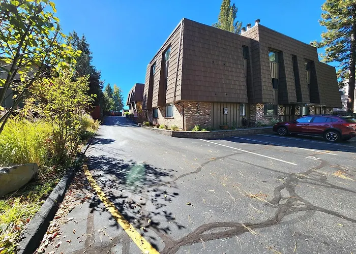 Tahoe Shoreline Retreat - Close To Ski Resorts & Hoa Amenities