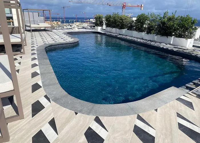 Corner 1 Bed Apart In Mercury Suites With Rooftop Pool Seasonal