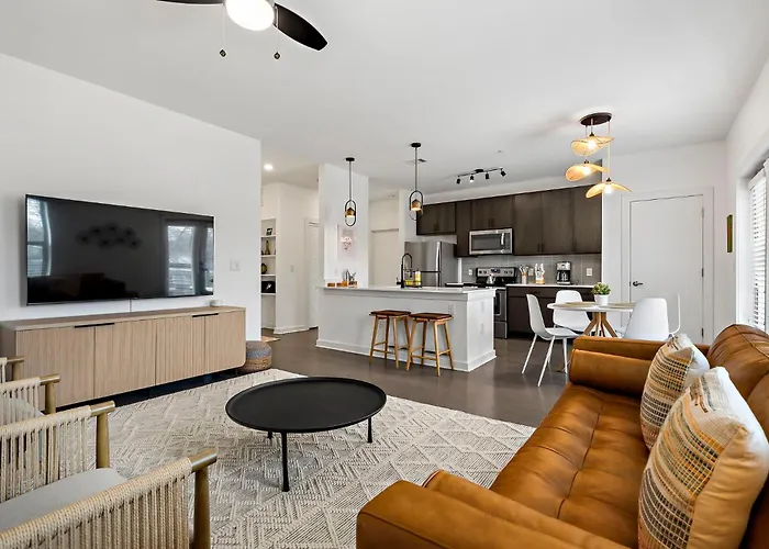 South Lamar Condo - Sauna - Cold Plunge - Pickleball