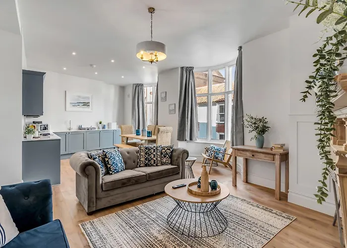 1 - Modern & Stylish 3-Bed Apartment In Cromer