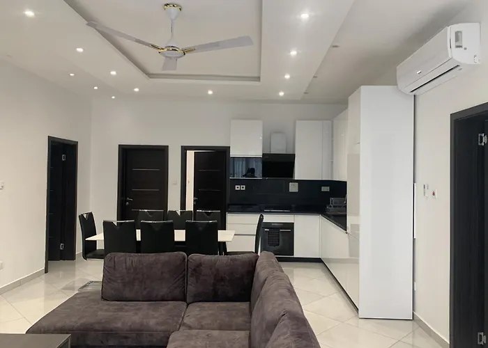 Golden Hayat Suites