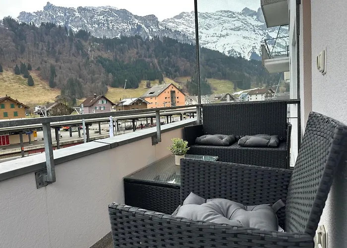Zentrales 2,5-Zimmer Apartment Mit Mega Bergblick