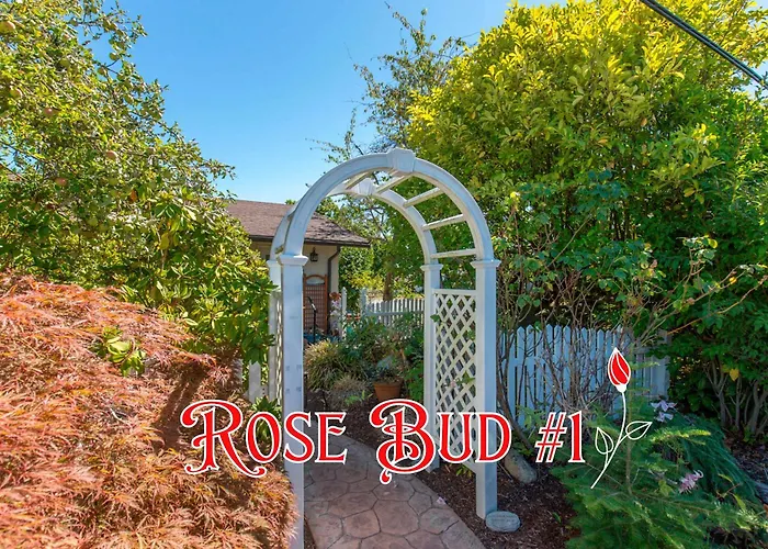 Sq Rose Bud 1