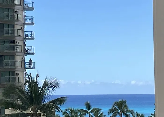 Contemporary Ocean View Suite - Heart Of Waikiki!