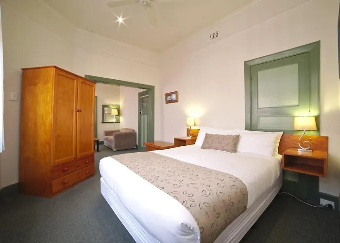 Large Studio Apartment With Spa Central Ballarat