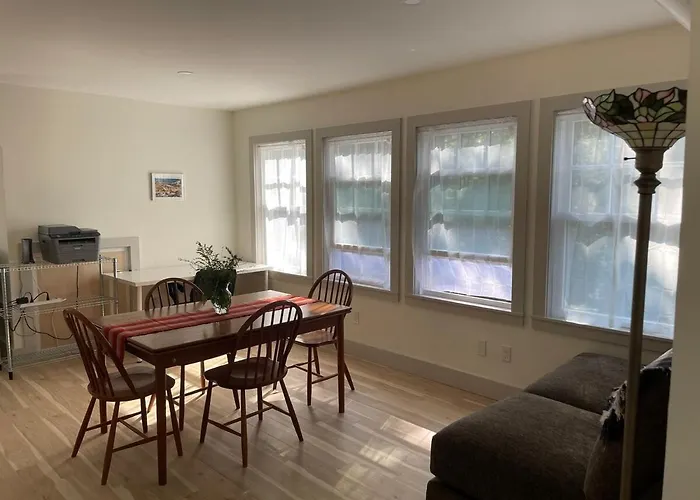 Blue Hill Apartment In The Woods