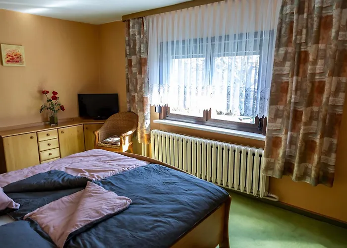 Ferienwohnung Berg-Glueck, Ruhige Lage Mit Garten