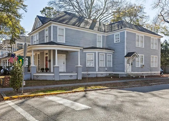 Luxury 1 Bed Downtown Columbia Upstairs