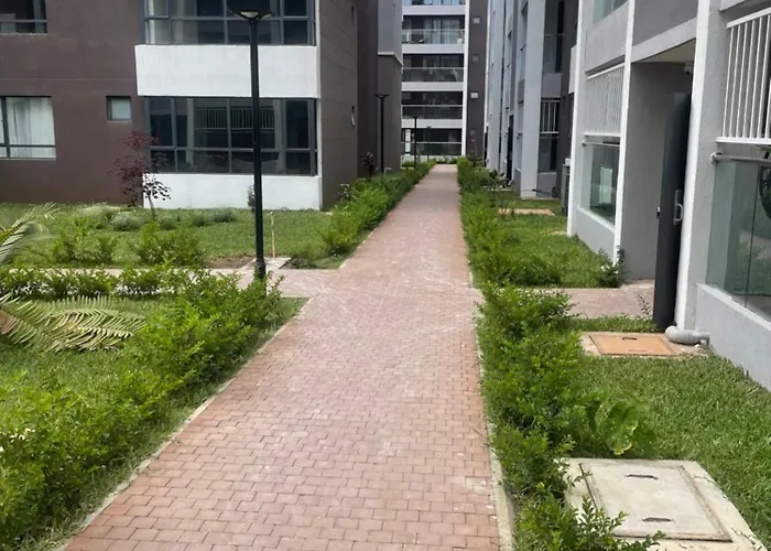 Taurus Residences B2-9 Near Jkia , Sgr And Expressway Transit Stay
