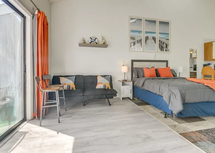 Baytree Golf Colony Studio ~ 5 Mi To Beach!