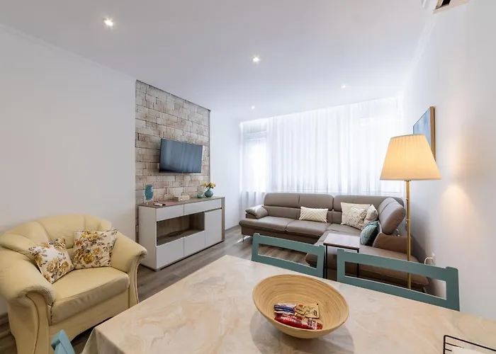 E-Home Apartments