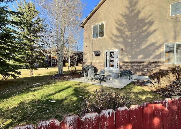 Large Modern Driggs Home With Private Hot Tub, Views, Gameroom, Bikes!
