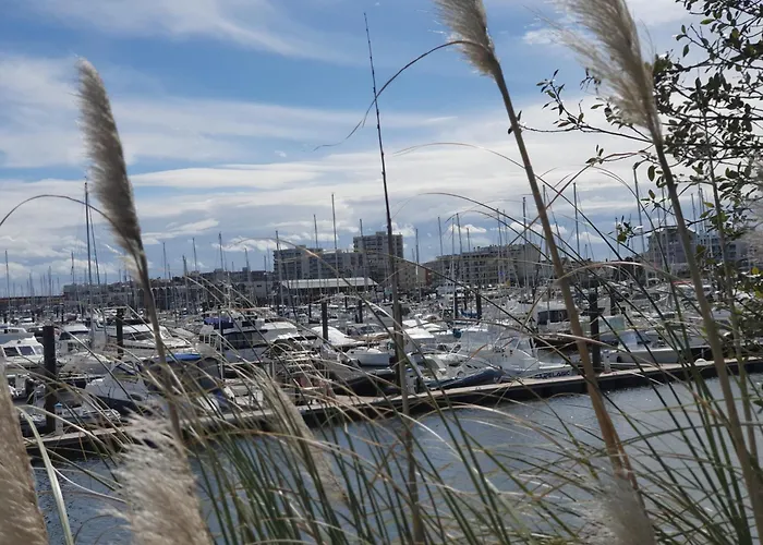 Le B - A 200 M De La Plage