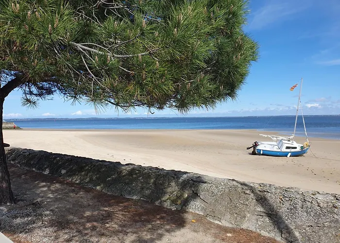 Le B - A 200 M De La Plage
