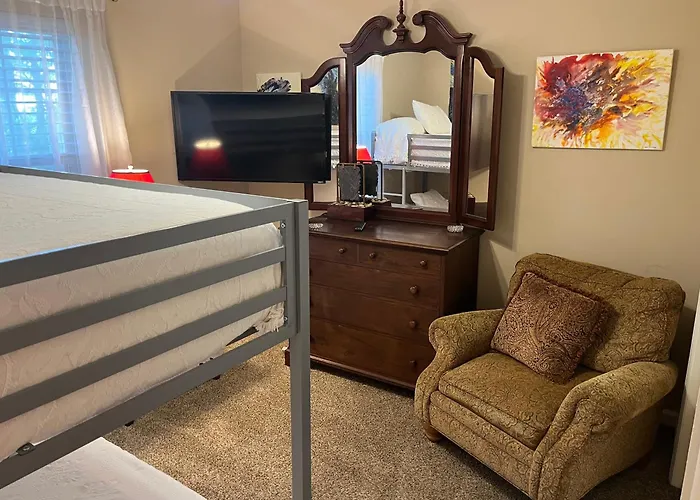 Classic City Condo: Downtown Athens Retreat