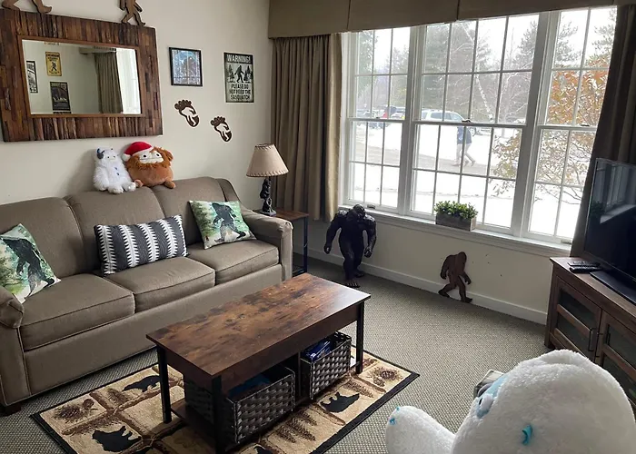 Unique Yeti-Theme Ski On Off Suite Jiminy-Sleeps 4