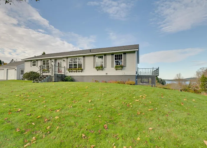 Maine Retreat W/ Ocean Views, Walk To Downtown!