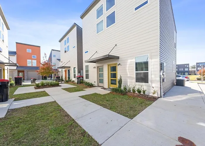 Roux House Cajun Luxury Prime Location