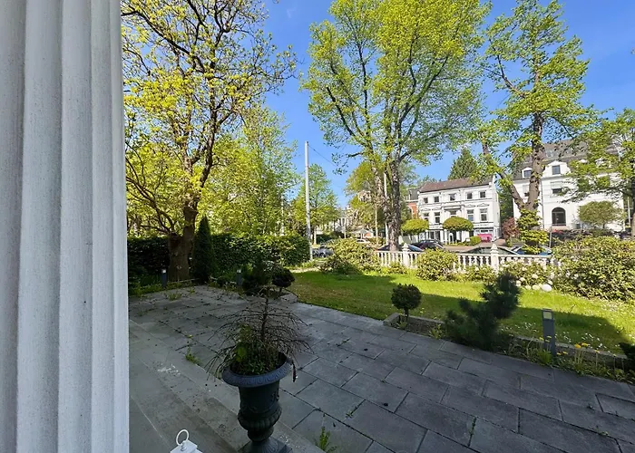 Villa Linnenschmidt, Historische Villa, Bremen Zentral, Hbf, Messe, Oevb Arena, Kostenloser Parkplatz, Altstadt