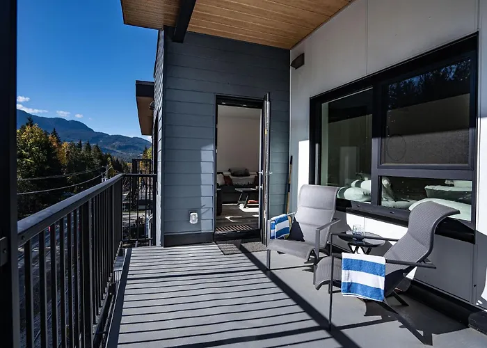 Mountainview Escape By Revelstoke Vacations