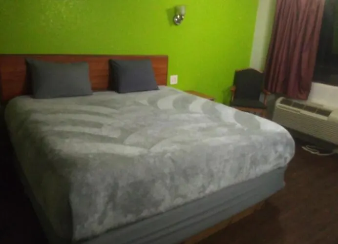 2 Double Beds Hotel Studio 129