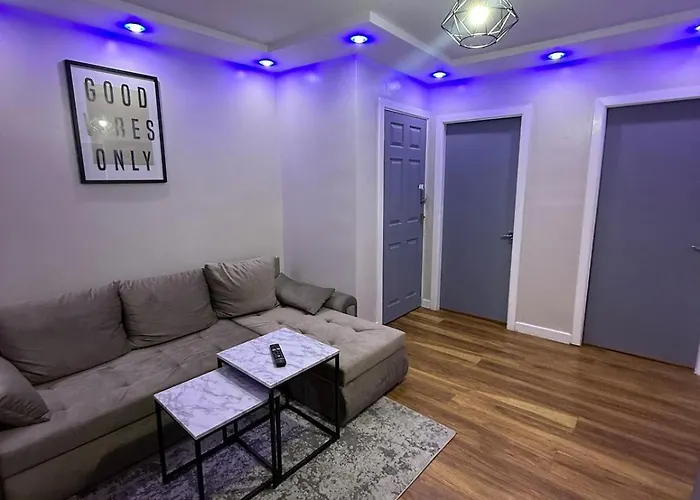 Luxury Modern Apartment, Sleeps 4 And Games Room
