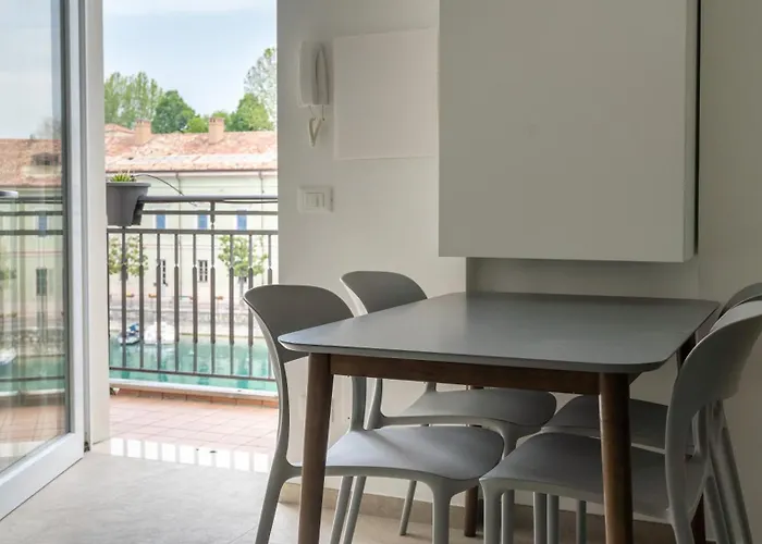 Fiori Sull'Acqua Apartments