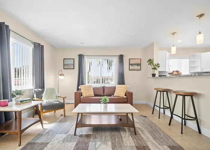 Coco Palms Apartments By Lowkl