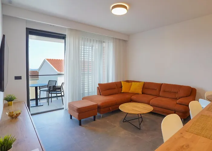 Cameleon Orebic- Beachfront Apartments