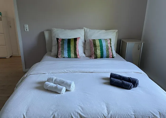 Spotless Family Retreat, Fully Equipped & Central