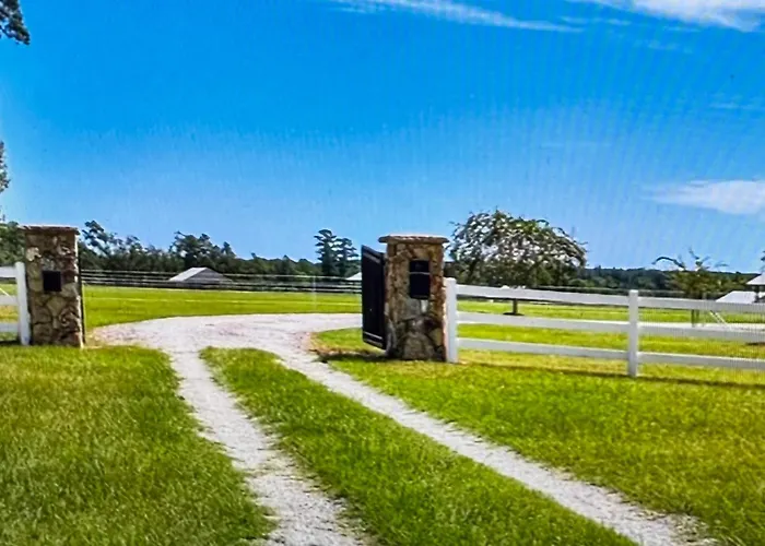 Hidden Stables On Chancey Pond Rentals, Llc