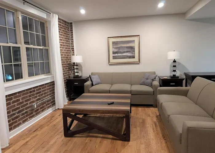 New Modern 2 Bedroom In Excellent Location