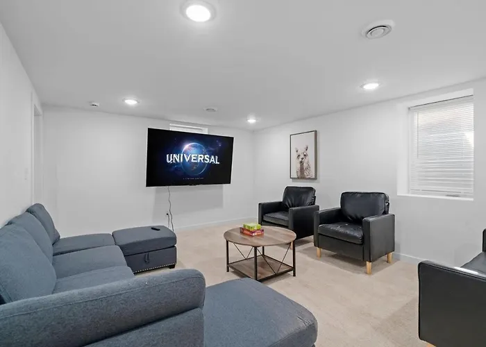 Movie Game Room & Fire Pit Luxury Spacious Home