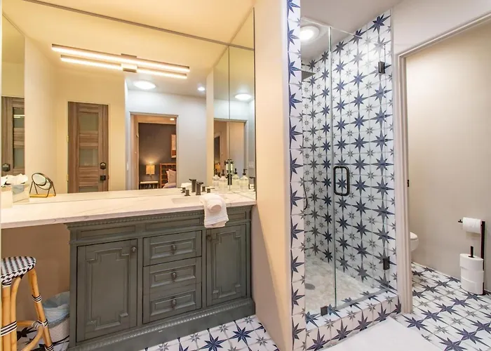 Designer Loft At The Santa Fe Plaza Spacious 520 Sq Ft, King Bed