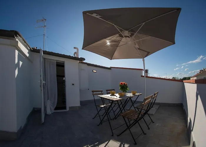 Al Civico 31 Apartment In The Center Of Cecina