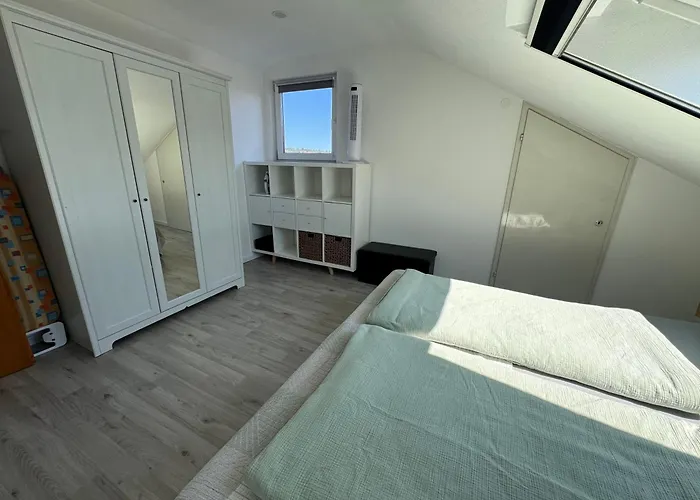Voll Ausgestattete Wohnung Mit Suedbalkon Familien- & Hundefreundlich