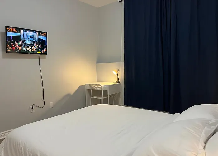 Charming & Cozy Apartment Of 2 Bedrooms With Free Parking