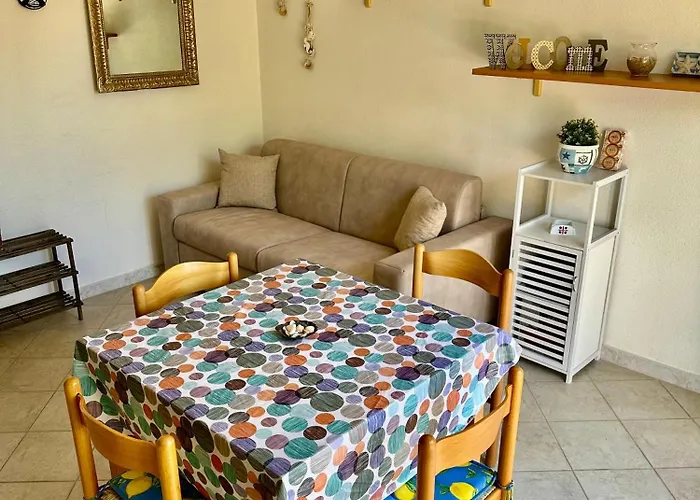 Grandpà apartment in residence with swimming pool