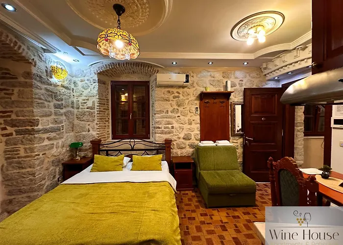 Apartments Wine House Old Town