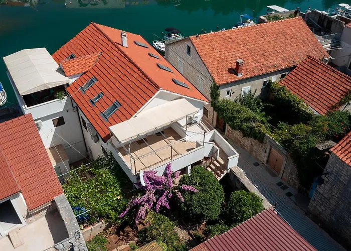 Apartments Damjanic Jerko