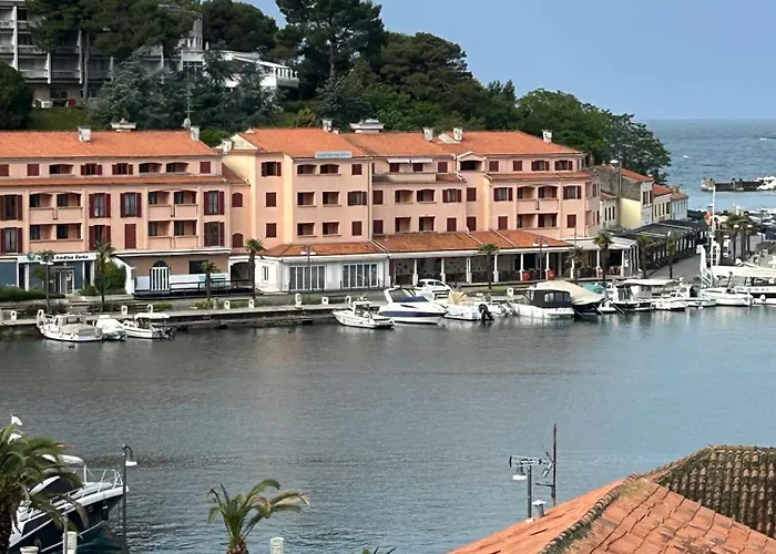 Apartments Marina
