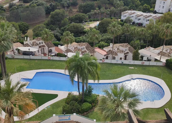 2 Bedrooms Sea View Apartment In Calahonda