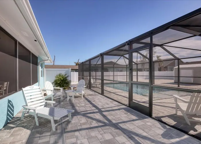 2 Bedroom Heated Pool, 1 Mile Direct Gulf Access, Great Location, Dockage
