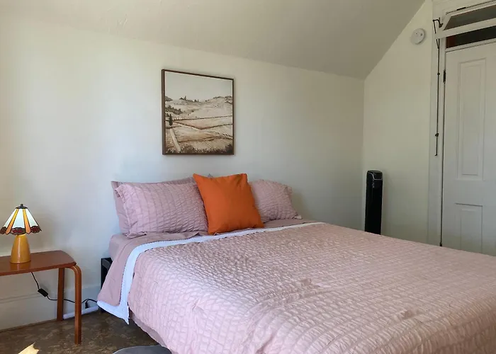 Historic Glacier Getaway With Spectacular Views-20Mins To Glacier National Park-10Mins To Airport And Walkable To Downtown!