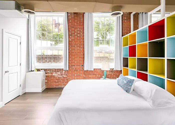 Jennifer'S Historic Loft Glass Bedroom