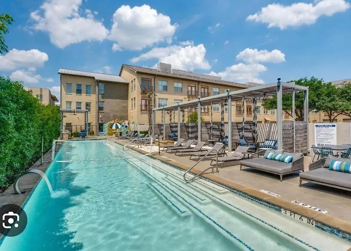 Cozy 1,100Sf Apartment In The Heart Of Legacy