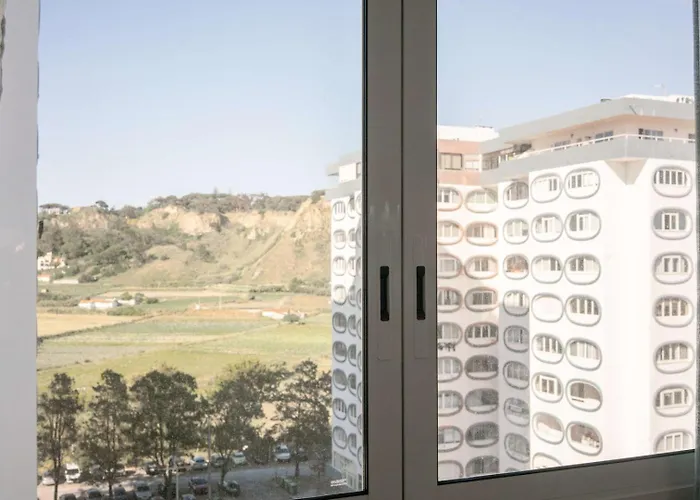 2Br Apartment Near Costa Da Caparica Beach | By Airnest