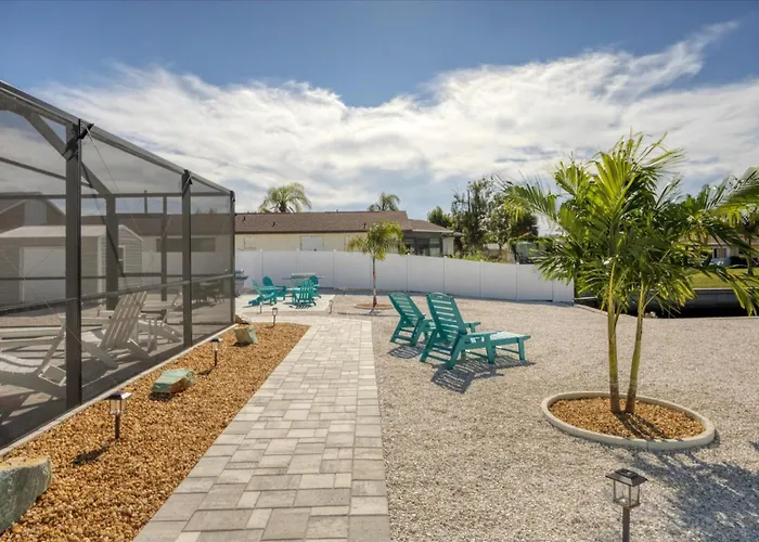 1 Bedroom Heated Pool, 1 Mile Direct Gulf Access, Great Location, Dockage , Apt C